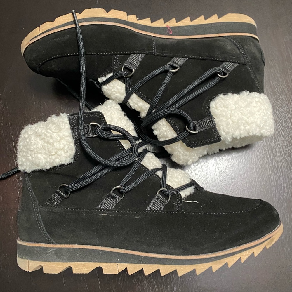 Sorel Harlow booties